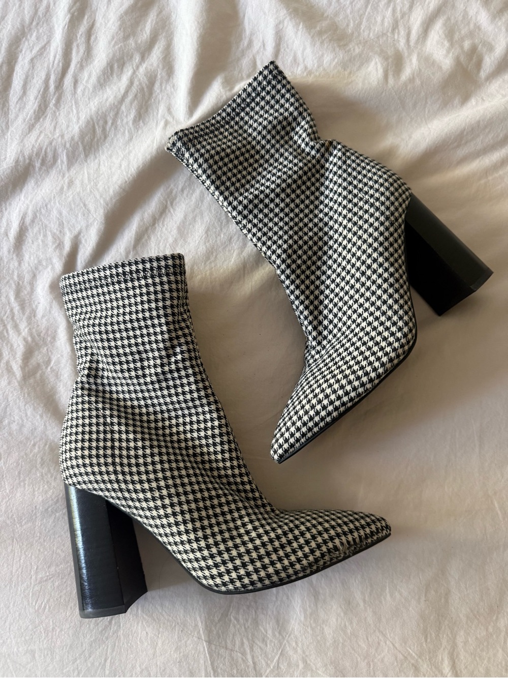 Jeffrey Campbell Houndstooth Print Siren Booties Size 9